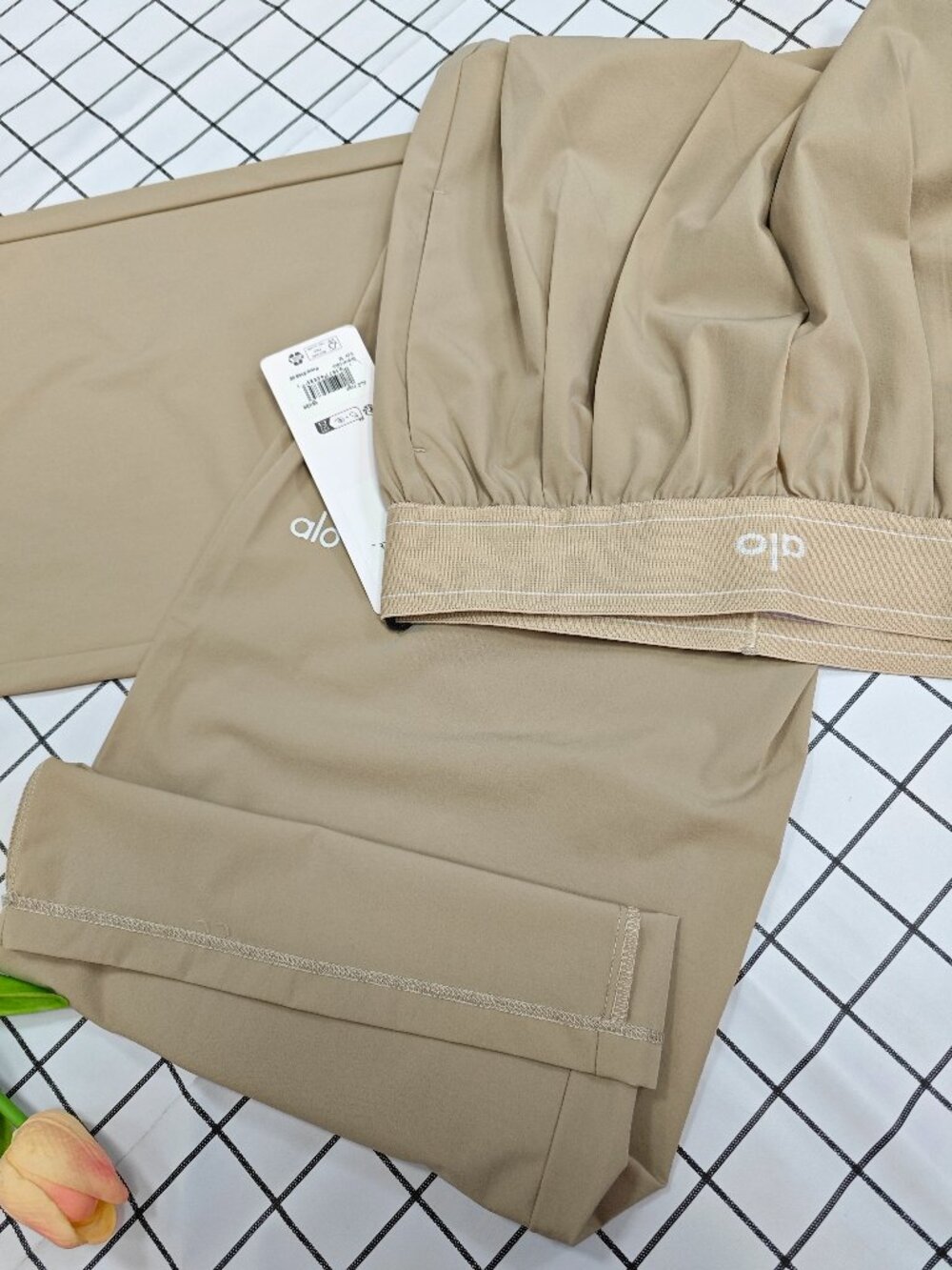 💕NWT ALO Yoga（Regular）Suit Up Trouser Gravel😉Quiet Luxury Neutral Pants - Picture 5 of 9